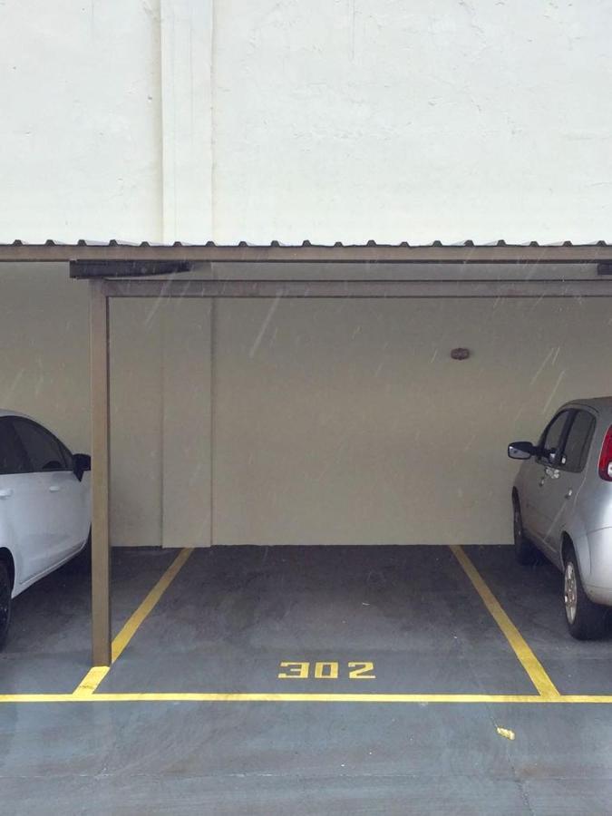 Apto No Centro Perto Do Shopping Com 2 Quartos De Casal Arcond Wifi Fibra Homeoffice E Garagem Em Dourados Eksteriør bilde